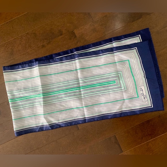 Beautiful vintage Pier Olivier Paris Scarf - Picture 4 of 4